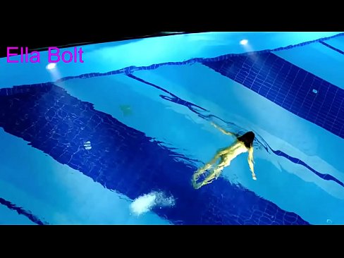 ❤️ నేను చూడటం ఆపలేను, ELLA BOLT రిసార్ట్ పూల్లో నగ్నంగా ఈత కొడుతూ దొరికిన యువ అందగత్తె ️ పోర్నో te.xxxgr.ru ❌️